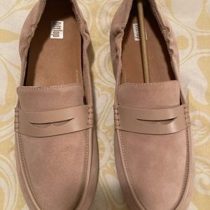 Fit Flop Allegro Leather Penny Loafer in Beige